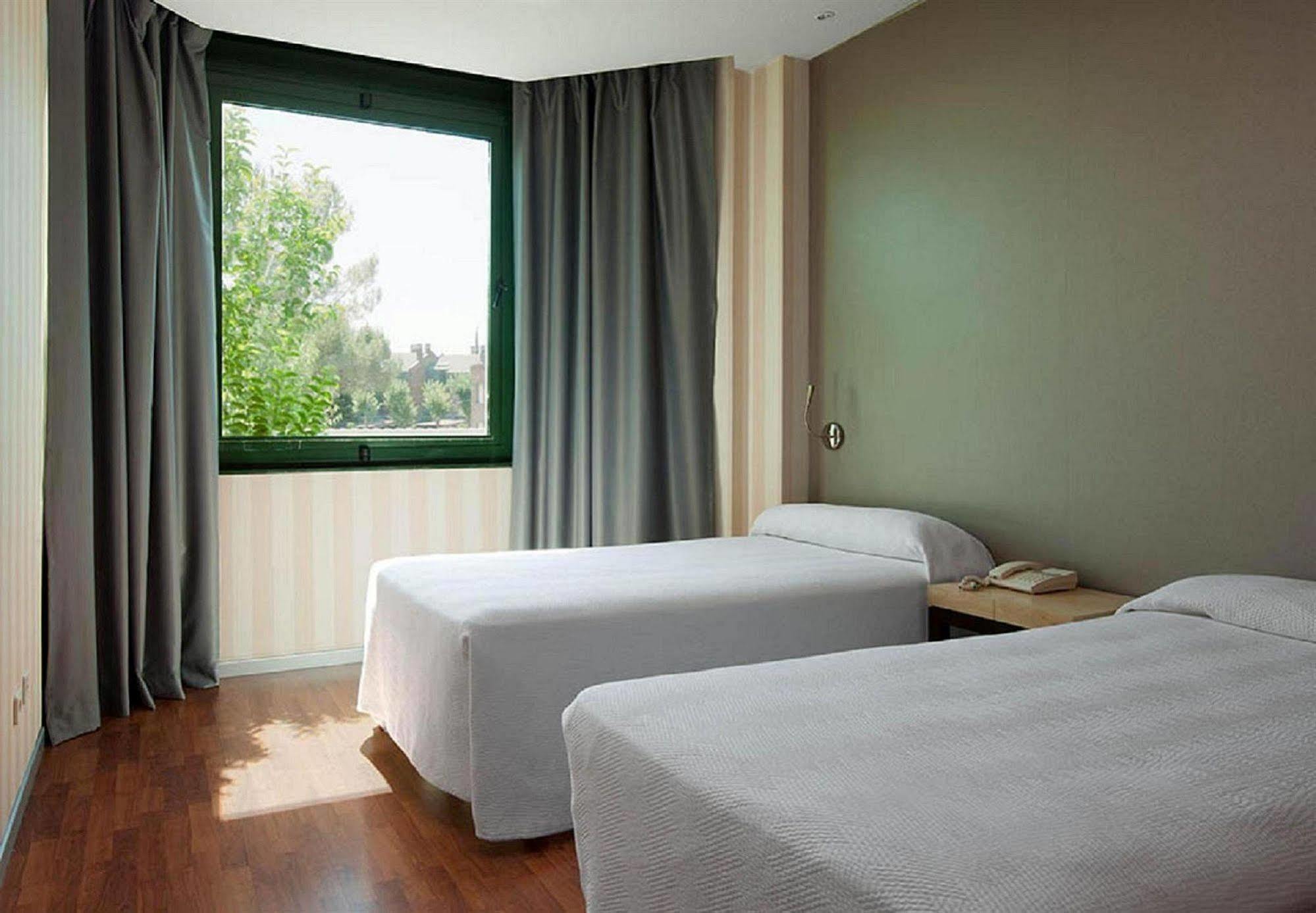 Apartamentos Th Las Rozas Exteriör bild