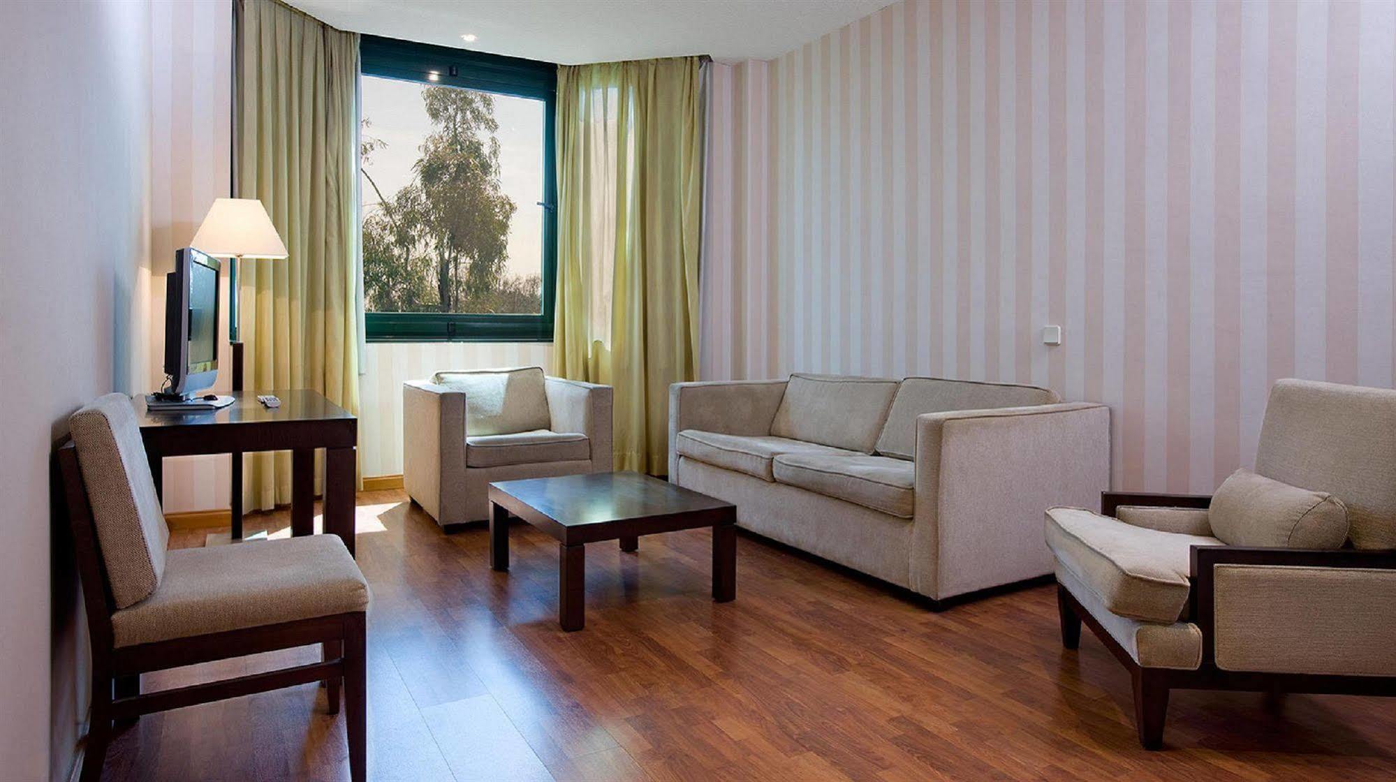 Apartamentos Th Las Rozas Rum bild